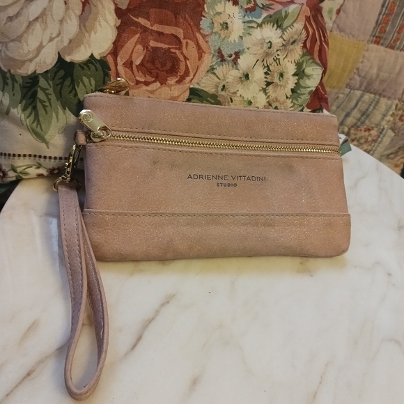 EUC Retro Adrienne Vittadini Wristlet, 2018 Blush Pink Suede - Picture 1 of 10